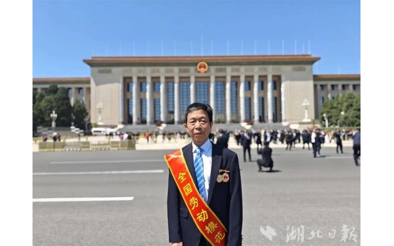全国劳模卢志军：：为国守粮开放人生荣耀